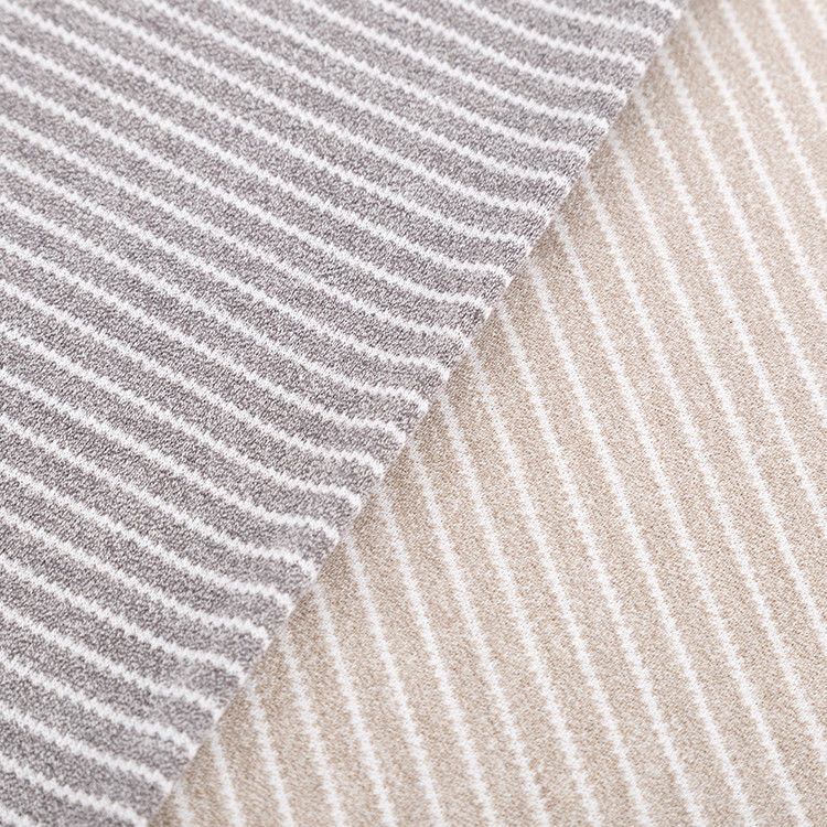 Tissu tricoté à rayures de plusieurs couleurs
