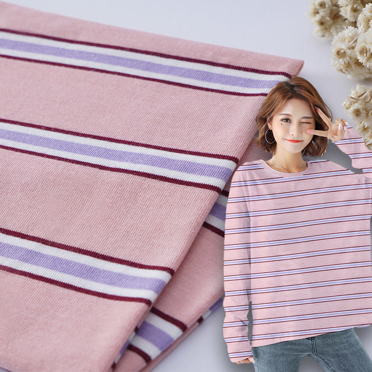 Fils teints Tissu de coton rayé confortable, sain et propre à la peau, destiné au port occasionnel