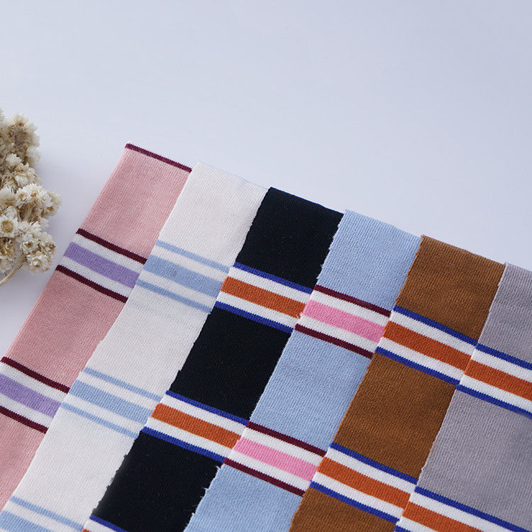 Fils teints Tissu de coton rayé confortable, sain et propre à la peau, destiné au port occasionnel