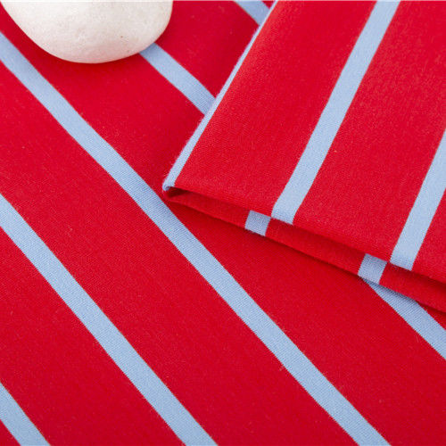 Tissu en coton rayé absorbant l'humidité et respirant Texture confortable pour T-shirt