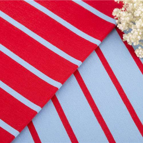 Tissu en coton rayé absorbant l'humidité et respirant Texture confortable pour T-shirt