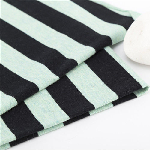 Prise en charge de la personnalisation et des couleurs vives Tissu tricoté rayé adapté à la peau