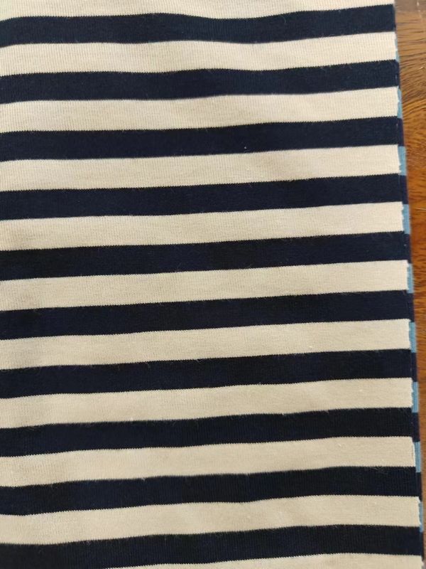 Tissu à rayures en coton doux et non facilement déformé pour t-shirt