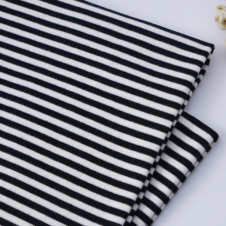 Tissu tricoté à rayures durable et doux et confortable pour le t-shirt décontracté