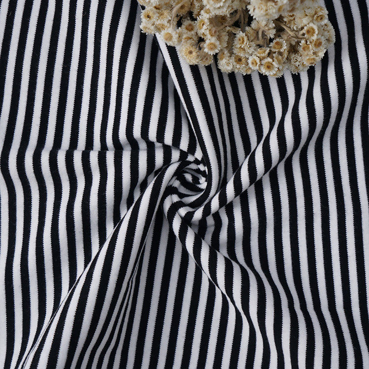 Tissu tricoté à rayures durable et doux et confortable pour le t-shirt décontracté