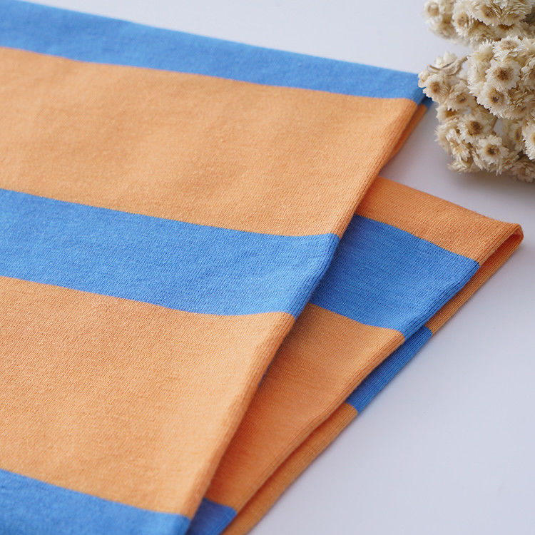 Tissu en coton rayé de haute qualité et lisse, propre à la peau et sain, pour vêtements à manches longues