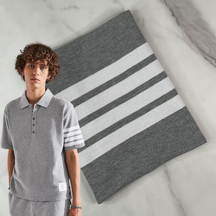 Tissu de coton rayé doux et respirant pour T-shirt avec fibre élastique pour un ajustement parfait