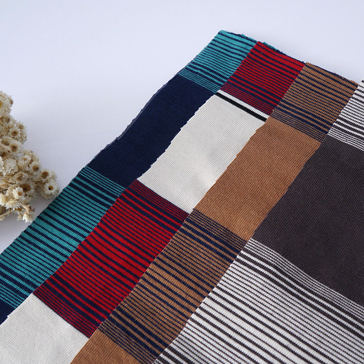 Tissu en matériau flexible à rayures confortable et respectueux de la peau