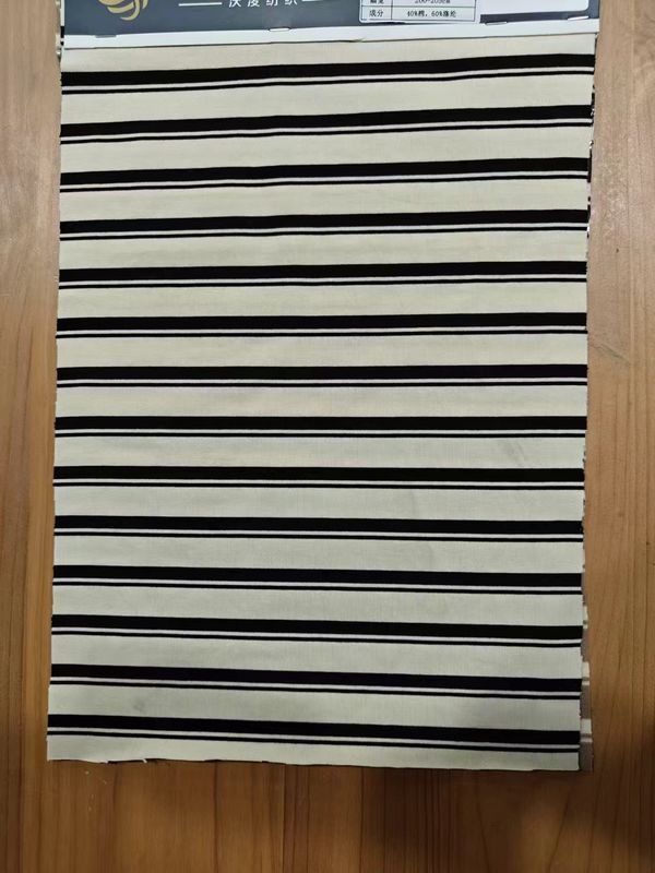 Tissu tricoté à rayures plat et lisse et sain pour la peau