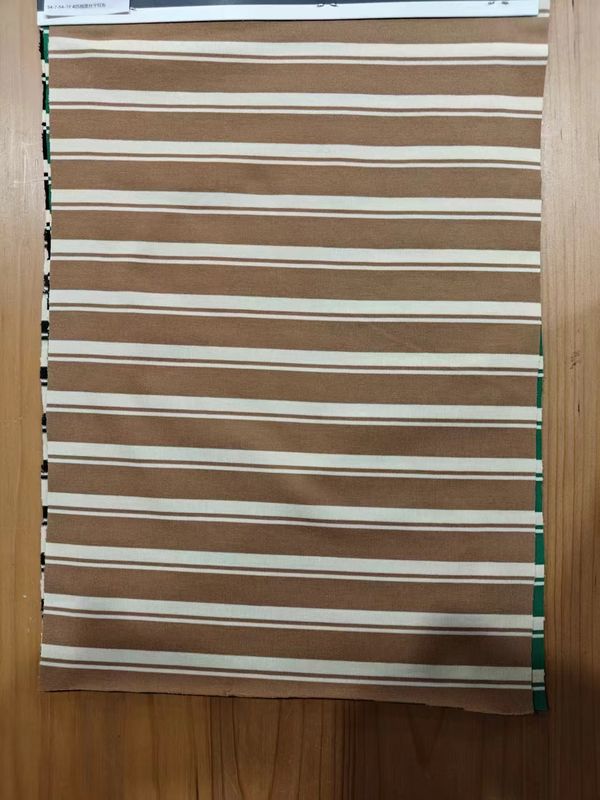 Tissu tricoté à rayures plat et lisse et sain pour la peau