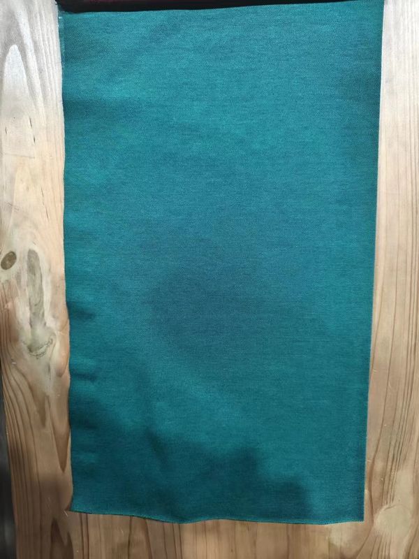 Tissu tricoté à rayures doux et confortable pour la chemise polo