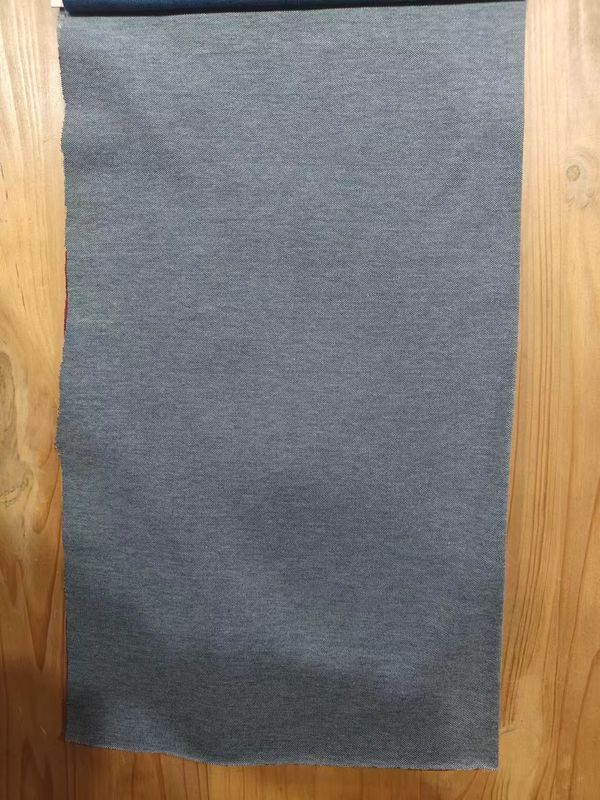 Tissu tricoté à rayures doux et confortable pour la chemise polo