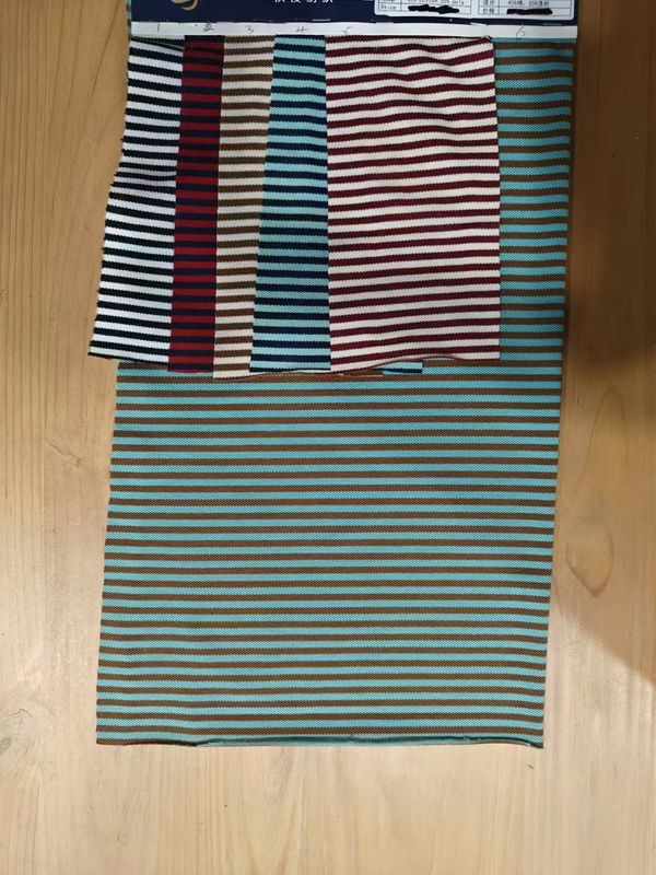 Écologique et bonne élasticité Matériau à rayures confortables Tissu pour les vêtements de maison