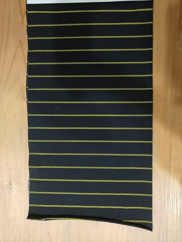 Tissus en tissu étroitement tissé résistant à l'usure et aux rides en matériau rayé pour polo