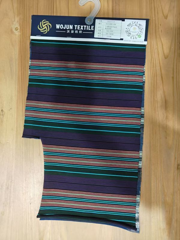 Tissu tricoté à rayures douces, confortable et absorbant la sueur