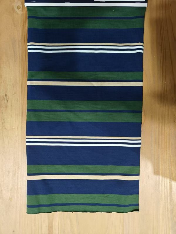 Tissu tricoté à rayures pour chemise de polo