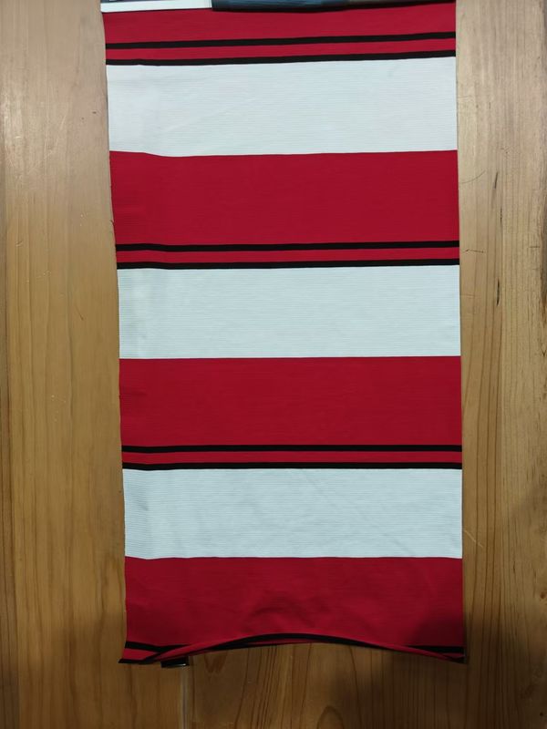 Pas facile à déformer et respirant et élastique Tissu tricoté rayé pour T-shirt