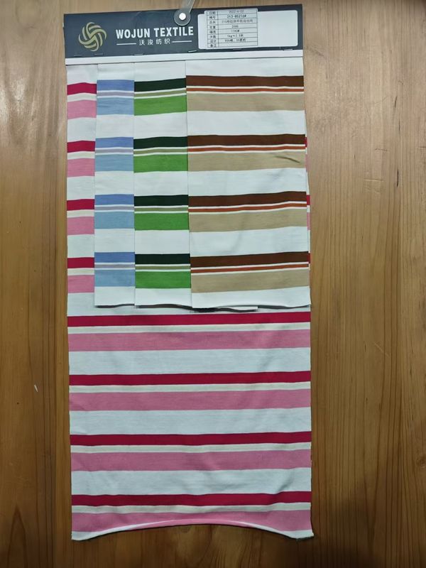 Tissu tricoté rayé confortable, respirant et propre à la peau, pour un usage occasionnel