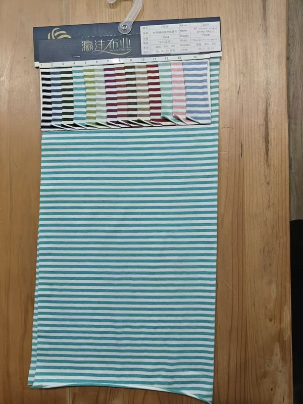 Facile à entretenir et durable et propre à la peau Tissu tricoté rayé pour T-shirt