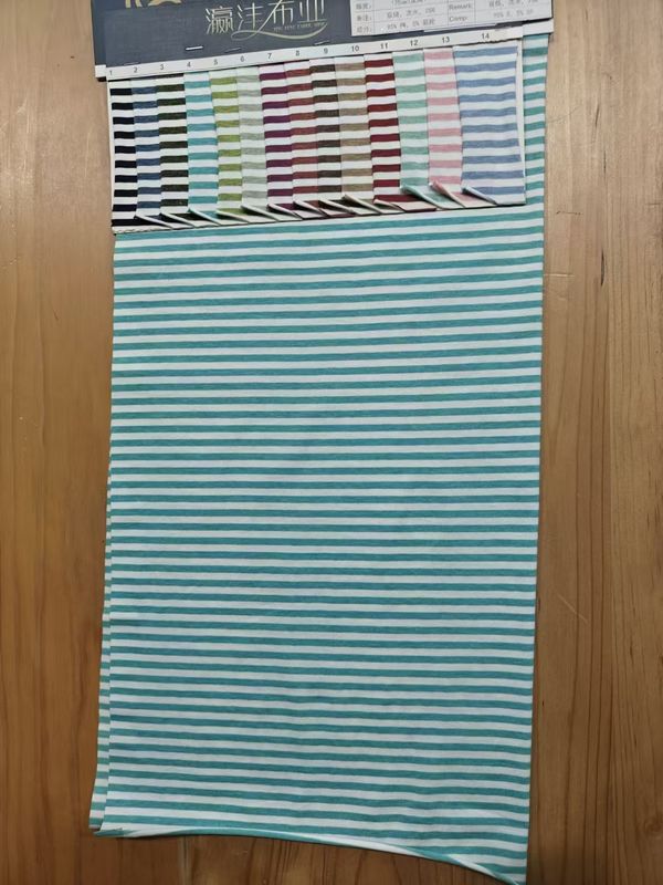 Facile à entretenir et durable et propre à la peau Tissu tricoté rayé pour T-shirt
