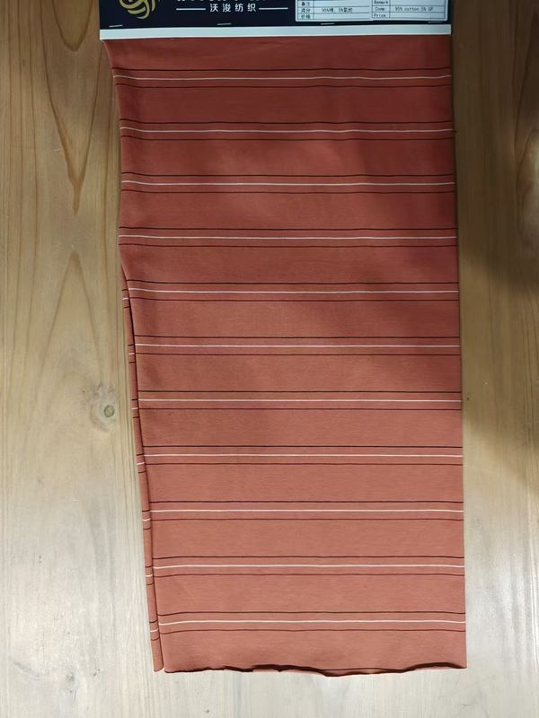 Tissu tricoté à rayures confortable et élégant pour le T-shirt