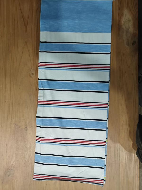 Tissu tricoté à rayures doux et doux pour T-shirt