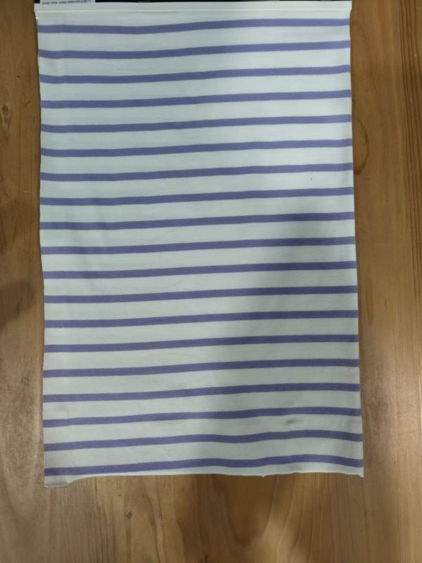 Tissu tricoté à rayures doux et confortable pour un usage occasionnel