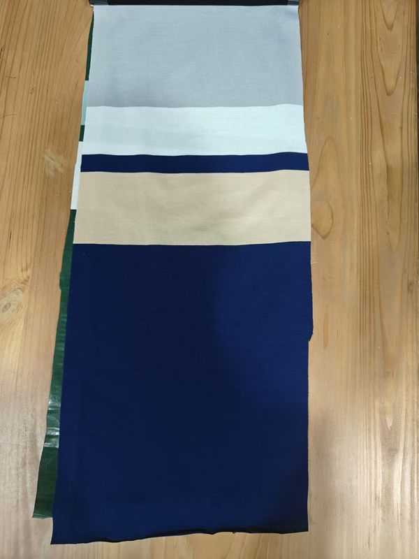 Tissu à tricot à rayures et à grains clairs confortables pour polo
