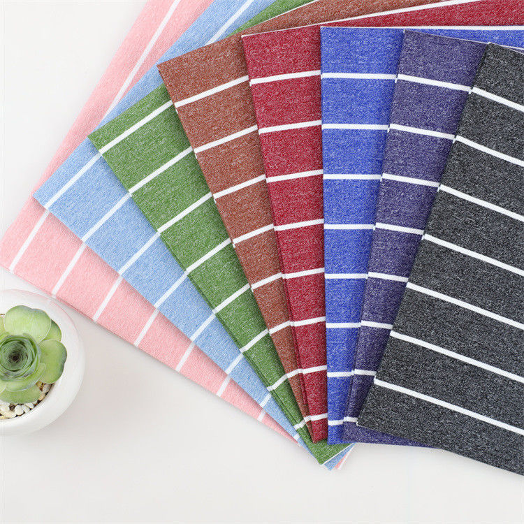 Tissu tricoté à rayures pour vêtements décontractés