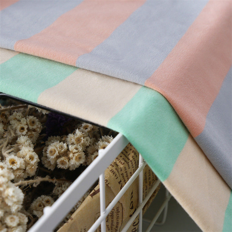 Tissu tricoté à rayures naturel multicolore et doux et respirant pour T-shirt