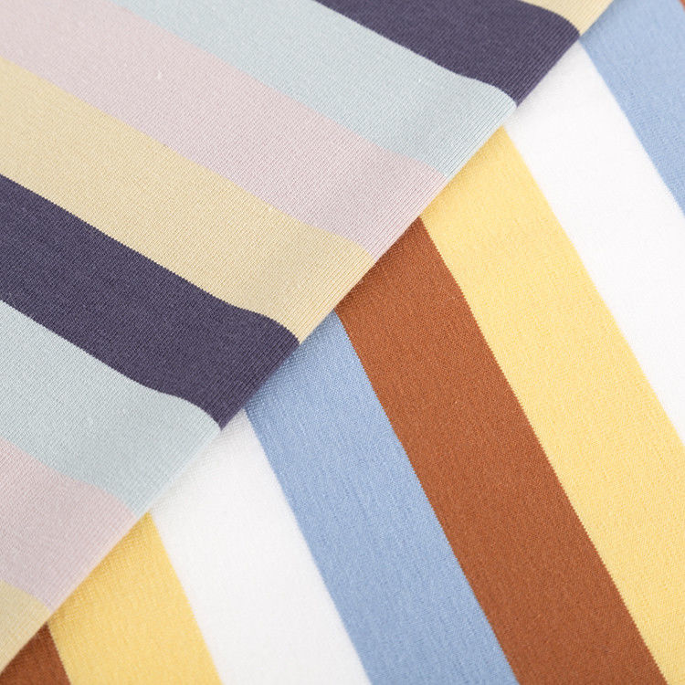 Tissu tricoté à rayures de qualité naturelle et propre à la peau, durable et fiable