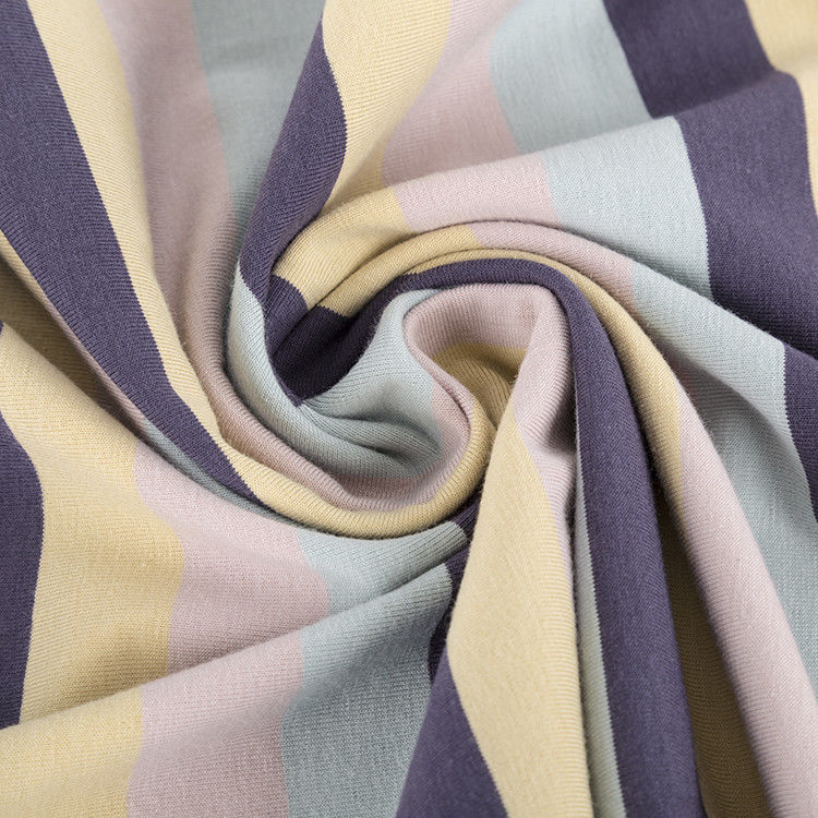 Tissu tricoté à rayures de qualité naturelle et propre à la peau, durable et fiable