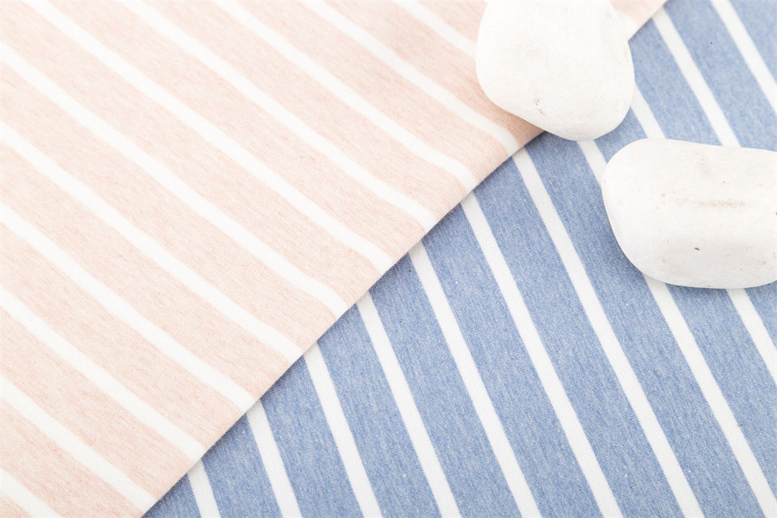 Tissu de matériau à rayures confortables et doux et élastiques pour le port occasionnel