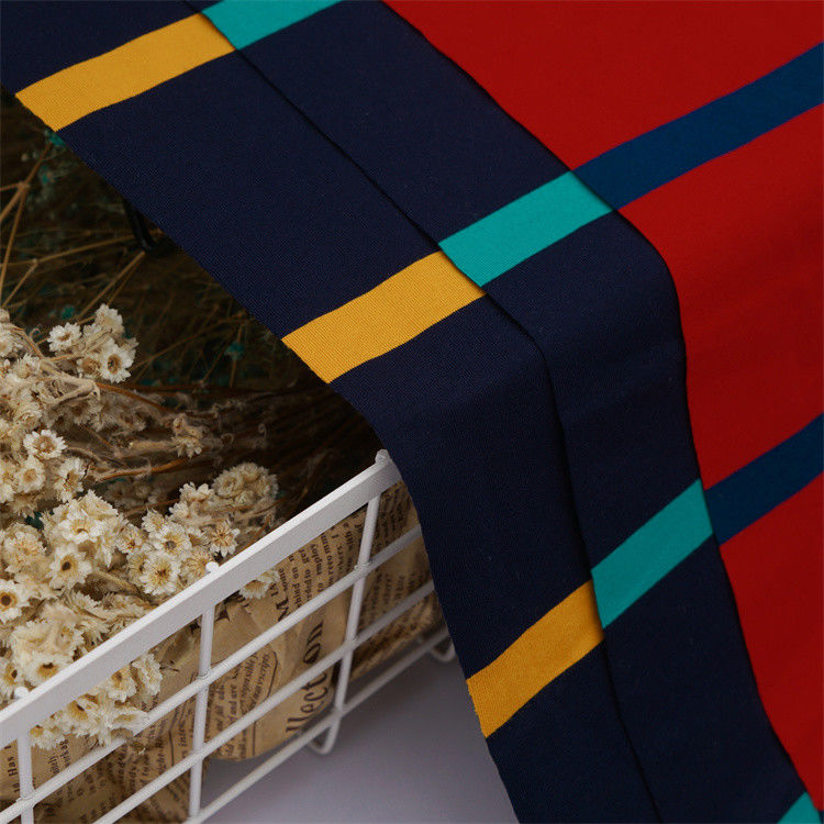 Tissu tricoté à rayures résistant à l'usure et durable et confortable et propre à la peau pour polo