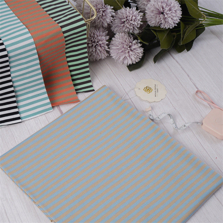 Tissu tricoté à rayures durable, confortable, lisse et sain, pour une utilisation occasionnelle
