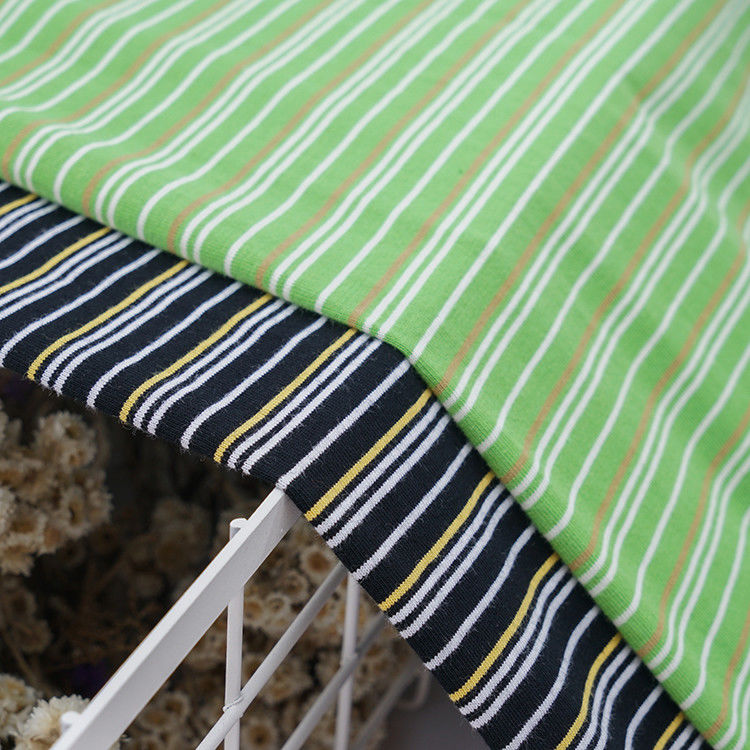 Résistant à l'usure et Santé et tranquillité d'esprit Matériau rayé Tissu pour T-shirt