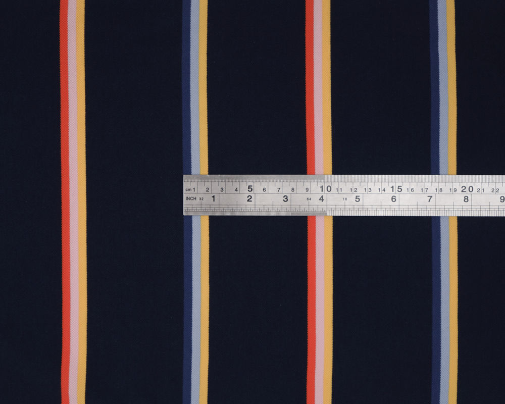Tissu tricoté à rayures confortable et naturel, sain pour la peau