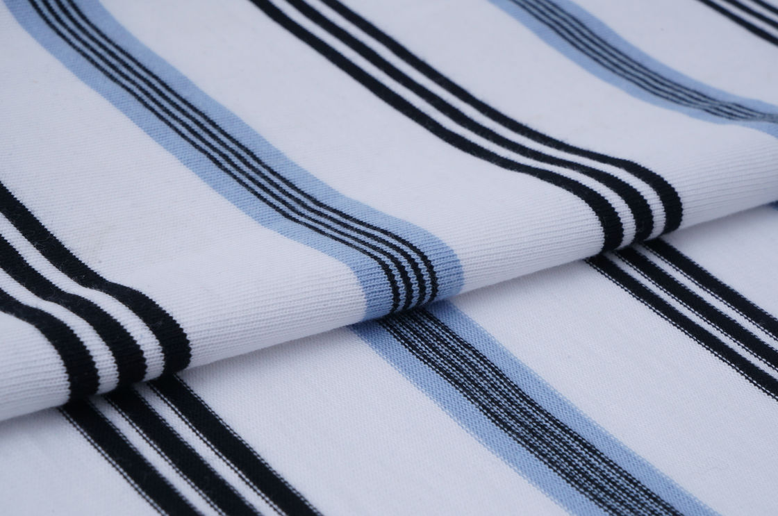 Tissu tricoté rayé confortable et respirant, résistant à l'usure et propre à la peau