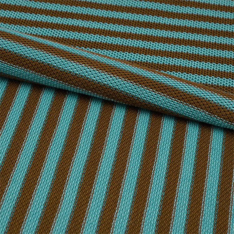 Tissu tricoté à rayures rafraîchissantes et anti-rides confortable et propre à la peau pour T-shirt