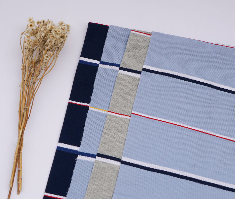 Tissu tricoté à rayures croquantes et croustillantes pour T-shirt