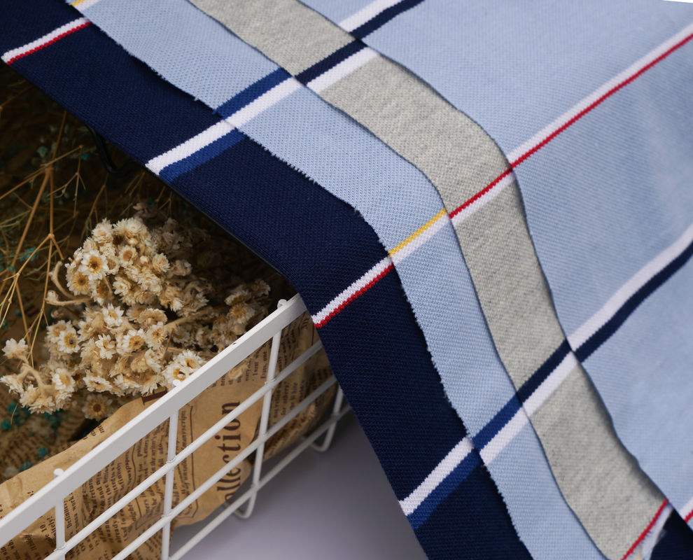 Tissu de tricot rayé anti-rides et croustillant pour T-shirt