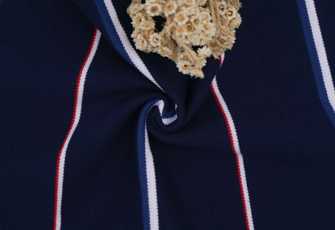 Tissu de tricot rayé anti-rides et croustillant pour T-shirt