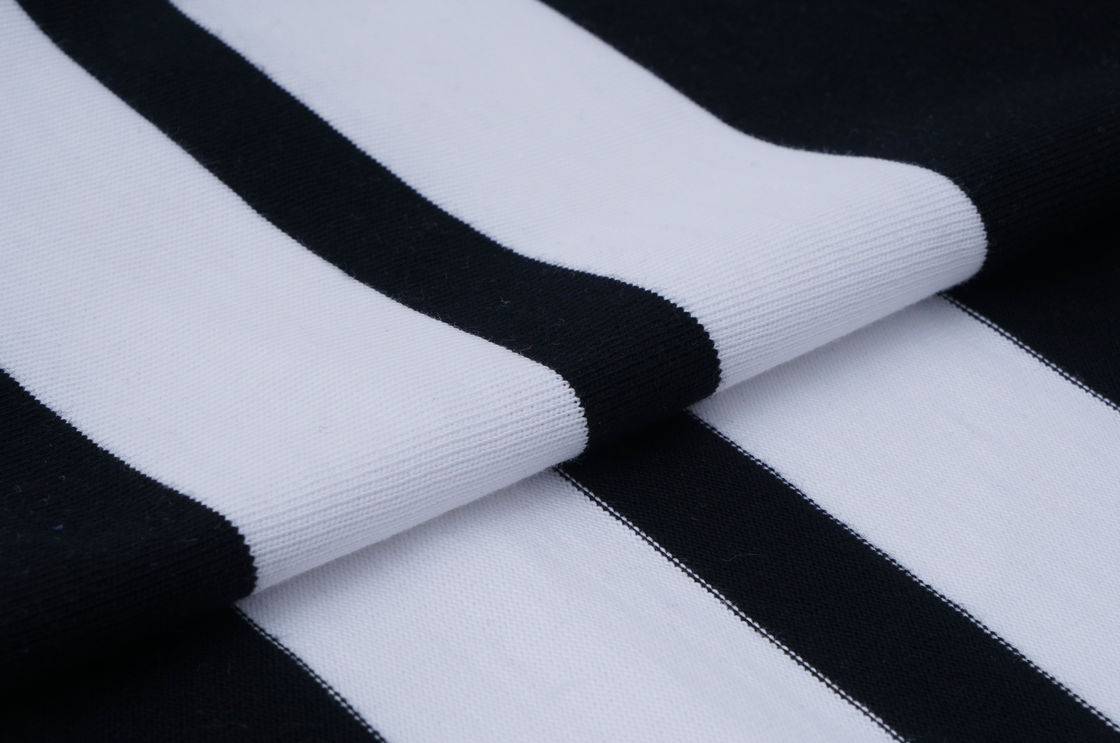 Tissu tricoté à rayures pour le port occasionnel