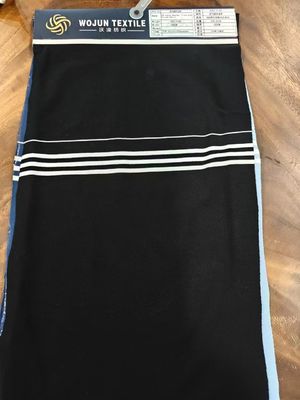 Un bon prix. Tissu de coton peigné confortable, teint de fil, absorbant la sueur, en bon état de santé, rayé, pour polo en ligne