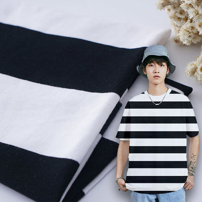 Un bon prix. Tissu tricoté à rayures doux et lisse à la texture claire en ligne