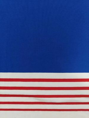 Un bon prix. Tissu tricoté à rayures doux et absorbant l'humidité et propre à la peau pour T-shirt en ligne