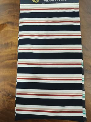 Tissu à rayures douces et douces pour le port occasionnel