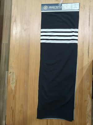 Un bon prix. Fabrique à rayures durable et résistant à l'usure et confortable pour polo en ligne