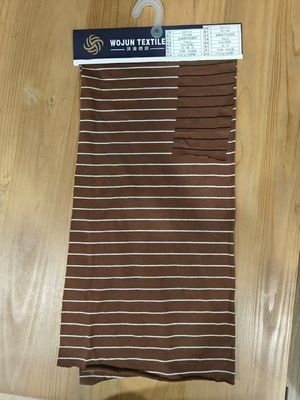 Un bon prix. Fabrication en matériau rayé résistant à l'usure, écologique et propre à la peau, destiné à un usage occasionnel en ligne