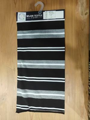 Un bon prix. Tissus tricotés à rayures à la mode pour les vêtements décontractés en ligne